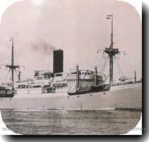 in 1839  tussen Amsterdam en Haarlem  Toch is ook dat weer een teken van gestadige vooruitgang  Ook is de Kota Inten zaterdag j l  hier aangekomen met pantsertroepen uit Amersfoort  Kota Inten Een squadron  bestaande uit 167 man en 35 vechtwagens met toebehoren is hier aan land gegaan  terwijl de rest door is naar Batavia