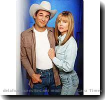 bass and sang  In the early  80s  he began playing music on the streets of Katy  eventually working his way into coffeehouses  bars  and night clubs  Hayden Nicholas was the first to join Clint Black in his creative endeavor  The struggling Houston honky tonker met Nicholas in January 1987  They began to co