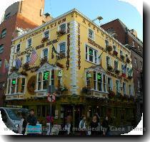 DUB Dublin   The Oliver St John Cogart Bar on Temple Bar 3008x2000 jpg