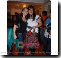 Zarine Khan  Bina Aziz  Poonam Dhillon  Anup Jalota  Talat Azizi  Anu and Sashi Ranjan  Aarti and Kailash Surendranath at the launch of art Gallery on 10th October 2008