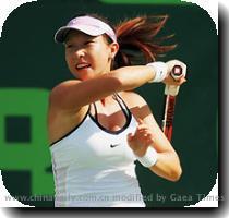 Zheng Jie hits a forehand during a game against Jill Craybas of US  Zheng Jie won 2 6  6 2  6 3   sina