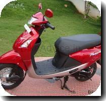 Looks  I would boldly say that this scooter is the best looking one in India so far  Of course  many would argue that no one can beat Scooty Pep in the looks  but haven t you got bored by