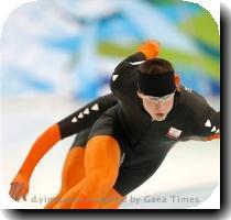 <p>Sven Kramer of the Netherlands trains at the Richmond Olympic Oval at the Vancouver 2010 Olympics in Vancouver  British Columbia  Friday  Feb  12  2010  The speed skating will kick off on Saturday Feb  13 with the men s 5 000 meters race  < p>