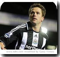 Michael Owen has been overlooked again by England  with coach Fabio Capello prolonging the striker s international exile despite his strong preseason with new club Manchester United