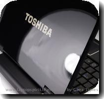 Comme pr�vu Toshiba vient de lancer en France son premier Netbook NB100 en version Linux et Windows    De nouvelles photos du premier Netbook de Toshiba le NB100 au format 8 9 pouces viennent d appara