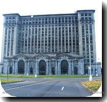 The MCS  as it currently stands  As you can see  apart from the broken windows  the architecture is almost entirely intact  Even its ornaments still remain  A video showing the inside of the station from 1987  less than a year before it closed