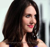 Alison Brie  does not she look like an angel in this picture  I never had heard of her before  good I came to see pictures from 5th Annual Black Eyed Peas Peapod Foundation Benefit Concert  Permalink