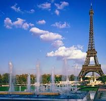 y el estilo de vida local  pero las ciudades modernas son un poco peligrosas para el flaneur as� que pensando en Par�s he aqu� un Top 5 de actividades gratuitas  y seguras   para hacer  1  Visitar el Cementerio Pere Lachaise   Se llega muy f�cil en metro y podemos ur un domingo por la ma�ana  Es un sitio tranquilo y puedes conseguir un mapa para encontrar las tumbas de los