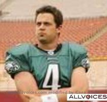 Kevin Kolb throws a 71 yard completion for a touchdown pass on the opening drive for the Eagles  Desean Jackson makes the connecton to tie the game