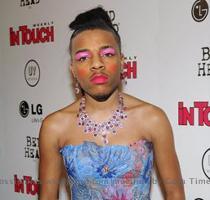 Und nat�rlich muss ich euch auch dann auch dieses mit Photoshop bearbeitetes Pic zeigen    hahahahaha Um einen Kommentar schreiben zu k�nnen  musst du dich zuerst einloggen oder