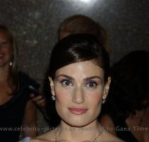 Idina Menzel Added  Mar 18  2009 Views  45