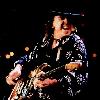 Stevie Ray Vaughan Sou simplesmente apaixonado por este guitarrista  Foi o guitarrista que eu gostaria de ter sido  Assim como Rory tocava uma Fender Stratocaster velha e toda descascada  Usou a tamb�m at� o