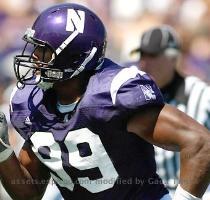 Scott Boehm Getty Images    IL   AUGUST 30  Defensive end Corey Wootton  99 of the Northwestern Wildcats runs in pursuit against the Syracuse Orangemen at Ryan Field on August 30  2008 in