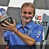 Uno de los pilotos noveles este a�o en el Mundial de Motociclismo  ser� apadrinado por Gilles Bigot   todo un experto del motociclismo  El joven franc�s Louis Rossi tendr� como ayuda a