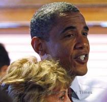 <p>U S  President Barack Obama hugs Luann Haley at Duff  Famous Wings Restaurant in Buffalo  New York  May 13  2010  Haley said to Obama  ou e a hottie with a smokin little body  REUTERS Jim Young < p>