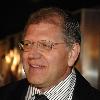 Director producer Robert Zemeckis arrives at the Los Angeles Premiere of  Beowulf  at Westwood Village on November 5  2007 in Weswood  California  � WireImage com