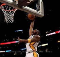 <p>Kobe Bryant of the Los Angeles Lakers dunks against the Oklahoma City Thunder during Game One of the Western Conference Quarterfinals of the 2010 NBA Playoffs at Staples Center in Los Angeles  California  Kobe Bryant scored 21 points and Pau Gasol added 19 as the defending champion Los Angeles Lakers defeated Oklahoma City 87 79 on Sunday in their NBA Western Conference playoff opener < p>