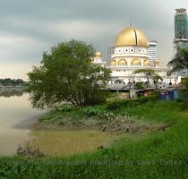 Selangor Menteri Besar Tan Sri Abdul Khalid Ibrahim  however  said the project had nothing to do with Syarikat Bekalan Air Selangor Sdn Bhd  Syabas   pix from here The cost of cleaning and beautifying the 120km long river was estimated at RM10 billion  and was expected to be completed in five years  Abdul Khalid  however  declined to name