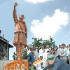 Virbhadra Singh  Chief Minister led the State in paying floral tributes to the dynamic and visionary former Prime Minister  late Mr  Rajiv Gandhi  on his 16th Death Anniversary which is being