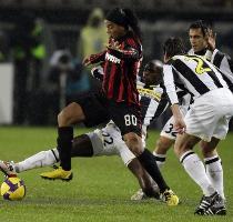 that also features Udinese  Roma and Fiorentina  it is vital that Milan kick off the sequence by defeating a Bianconeri team which could be in with a chance of winning the title  Chances  No Coppa Italia or UEFA Cup distractions should   coupled with a relatively gentle run of fixtures in the coming weeks   ensure that the Rossoneri achieve their pre season goal