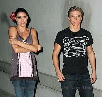 The relationship between dancer Derek Hough and actress Shannon Elizabeth seem to have died painlessly  according to the People news  Last Friday the couple tweeted their decisions  Hough was the first with a rather official  Hi everyone  we wanted you all to know directly from us  that Shannon   I have decided to end our relationship as boyfriend   girlfriend