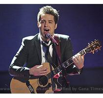 Final 3 Contestants Sing Two Songs  DeWyze and Crystal Bowersox Come Out Strong