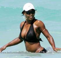 Posted on 30 Jan 2010 at 6 39pm Serena williams breast size details or photos and Serenawiliams no bra pictures are here  Download latest free Serinawiliams wardrobe malfunction pics and Serina wiliams hot wallpapers