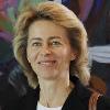 Alternativen zu herk�mmlichen Pflegeheimen  Der demografische Wandel erfordere diese Ma�nahmen  � DPA Familienministerin Ursula von der Leyen fordert Wohn