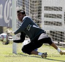 Reuters Pictures 5 months ago Mexico s goalkeeper Oswaldo Sanchez makes a save during a soccer practice session in Mexico