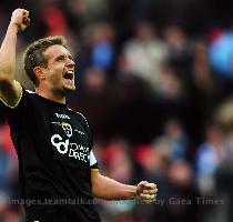 McPhail  Apologised for red card