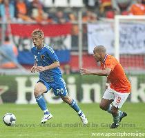 Warming Up Keisuke Honda  Keisuke Honda and Nigel de Jong