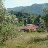 Montebello oggi e un paese formato da un gruppo di case sparse  lungo il pendio del colle sottostante l antico castello  edificato su un contrafforte del monte Gabberi in