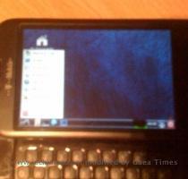 Oggi pare la giornata dedicata all hacking dei sistemi operativi  infatti  dopo avervi proposto il vecchio Windows 3 1 funzionante su un Nokia N95   ecco che anche una distribuzione di Linux