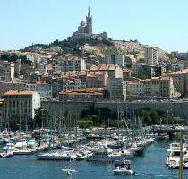 Suivante Berc�e par le soleil et la M�diterran�e  Marseille est une cit� m�tiss�e et exub�rante  De la Canebi�re jusqu aux quais anim�s du Vieux Port  cette ville chaleureuse se d�couvre