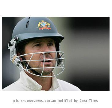 Ponting     upset after his dismissal at Trent Bridge  Pic  Phil Hillyard   News Limited picture