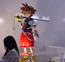 2  Both of them were sharp games  especially Kingdom Hearts  but a surprising lack of focus seemed to characterize the booth  Ah  well  we ll wait until next time  Kingdom Hearts Shots  Keen statue of the hero   Demo pods   ASPW II Shots  Misawa  and   who