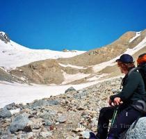 Elbrus   Camp 1 moving loads