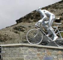 Demain journ�e � l Observatoire du Pic du Midi  2877m  j aurai une pens�e pour ton Amour  quand nous passerons le col du Tourmalet  car je crois que c �tait un cycliste  Gros bisous � toi et � tes enfants