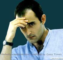 Akshaye Khanna gets selective Akshaye Khanna is in New York  But before he left for his mini vacation  the actor had a dekko of his next release titled Aap Ki Khatir  and his new look in the film has been appreciated by