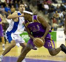 al l�der de la competici�n  el Lucentum de Alicante  Un equipo que llega a Gandia tras perder en sus dos �ltimas salidas  Nada es imposible en el mundo del deporte y menos en el del baloncesto  David ya mat� a Goliat  aunque todo hace indicar que en esta ocasi�n sea �ste �ltimo quien logre el triunfo  Por lo