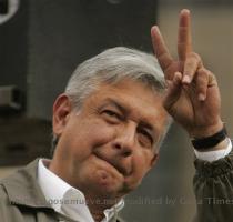 No me voy del Partido de la Revoluci�n Democr�tica  PRD   asegur� Andr�s Manuel L�pez Obrador un d�a despu�s de que Jes�s Ortega  presidente nacional del sol azteca  advirti� que