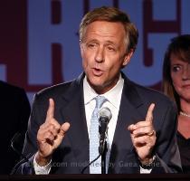 <p>Republican gubernatorial candidate Bill Haslam speaks to supporters on Thursday  Aug  5  2010  in Nashville  Tenn   after he was declared the party s winner in Tennessee s primary election  < p>