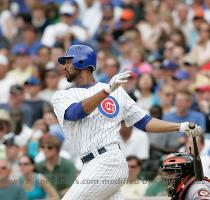 I was volunteer caddying at a charity golf tournament a few weeks ago when I heard this unbelievably awesome story about the Cubs  star 1st baseman  Derek Lee