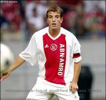 Nummer 5  Van der Vaart   ? 15 miljoen  Raffie  was tot 2005 speler bij Ajax  Momenteel verdient hij zijn brood bij het Spaanse Real Madrid  Op zijn 25e heeft hij al een aardige som geld bijeengespeeld  Zijn geschatte vermogen