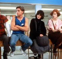 Mangeons le pain d Ecrans   et �voquons The Breakfast Club   teen movie de 1985 r�alis� par un ma�tre du genre  John Hugues  � qui l on doit aussi Seize Bougies pour Sam et la Folle