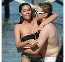 Jesse McCartney made waves frolicking with gorgeous Jasmine Waltz   an aspiring actress best known for her spring fling with Ryan Seacrest   on a Malibu beach   Jesse s
