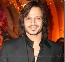 Vivek Oberoi   I Don t Mind An Arranged Marriage After remaining single for four years  Vivek Oberoi is ready to settle down  The actor  who has also turned into a poet  says he wouldn t mind marrying a girl of his parents  choice   My mom