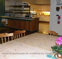 Kantine V�re arbeidstakere har ansvaret for kantinedriften  Kantinen er for personalet og grupper som kommer hit for � ha sv�mming eller andre aktiviteter